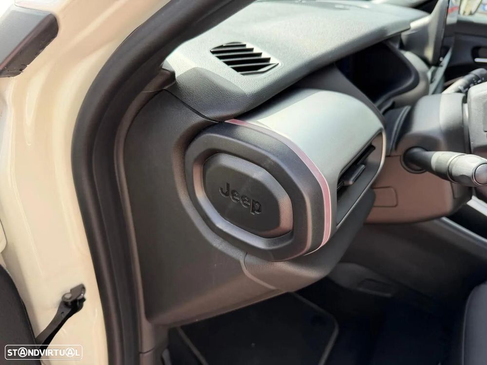 Jeep Avenger 1.2 e-Hybrid Altitude DCT - 26