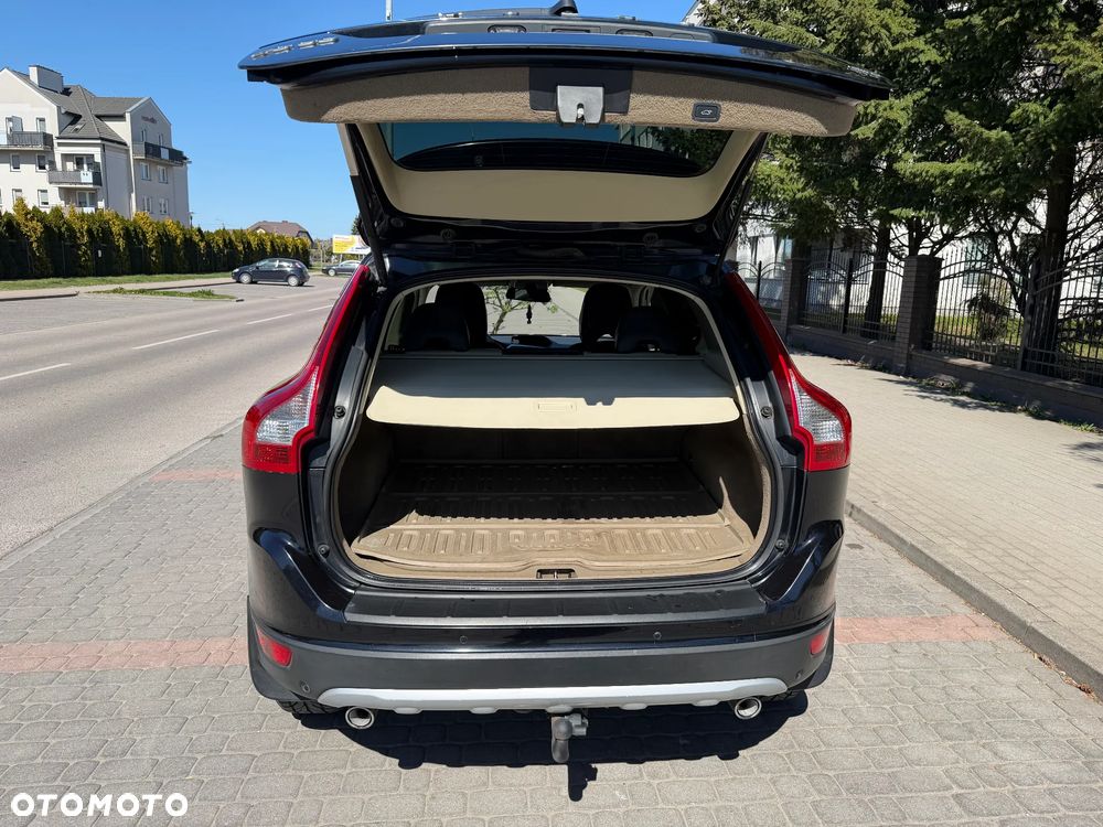 Volvo XC 60 D5 AWD Momentum - 16