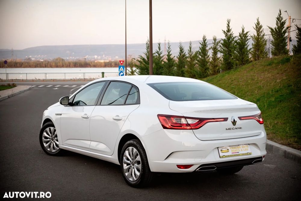 Renault Megane TCE 114 GPF Zen - 6