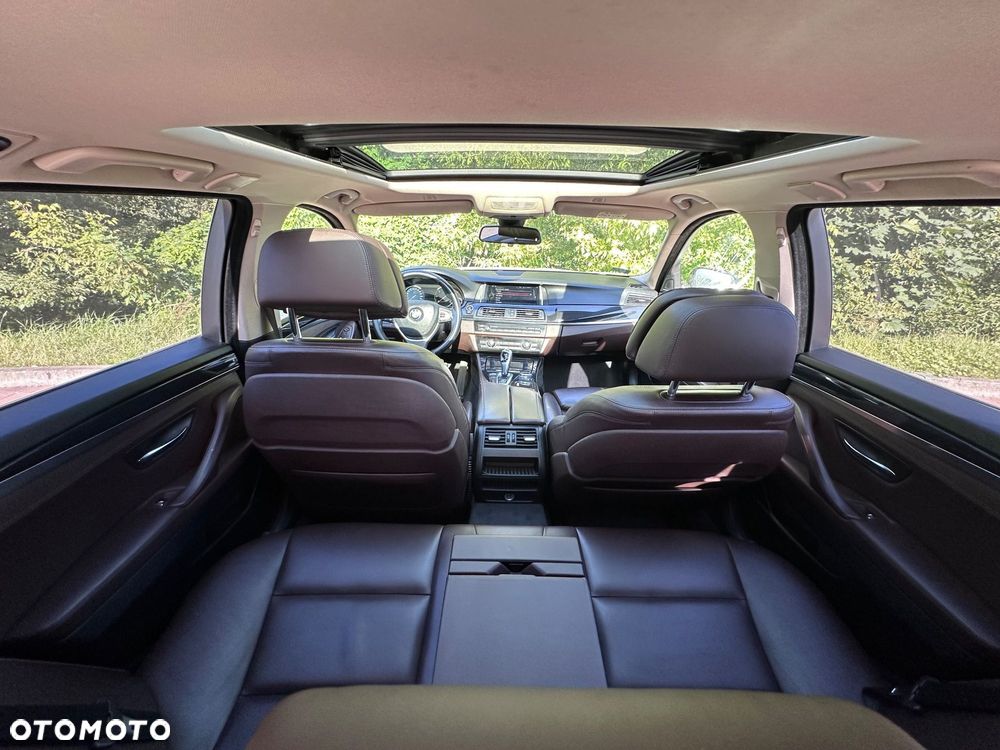 BMW Seria 5 525d xDrive Luxury Line - 24