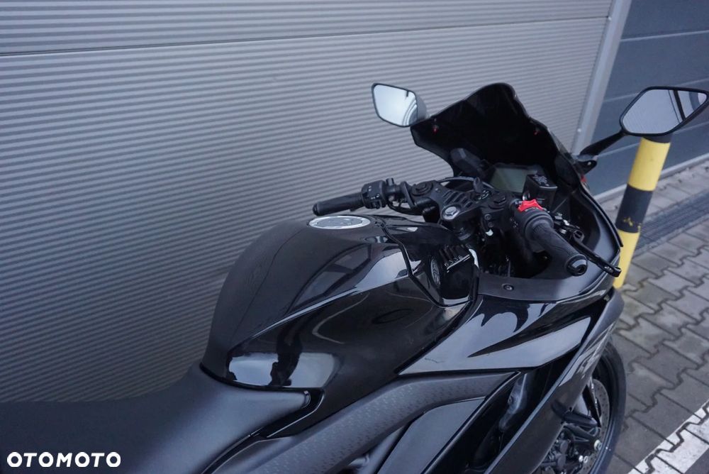 Yamaha YZF - 4