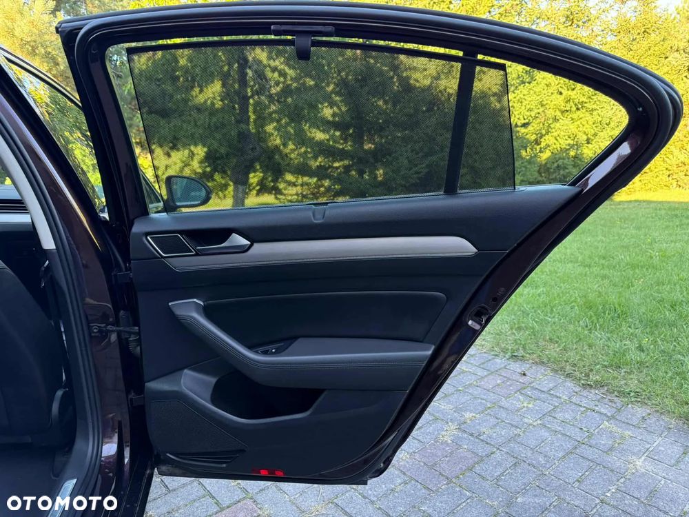 Volkswagen Passat - 23