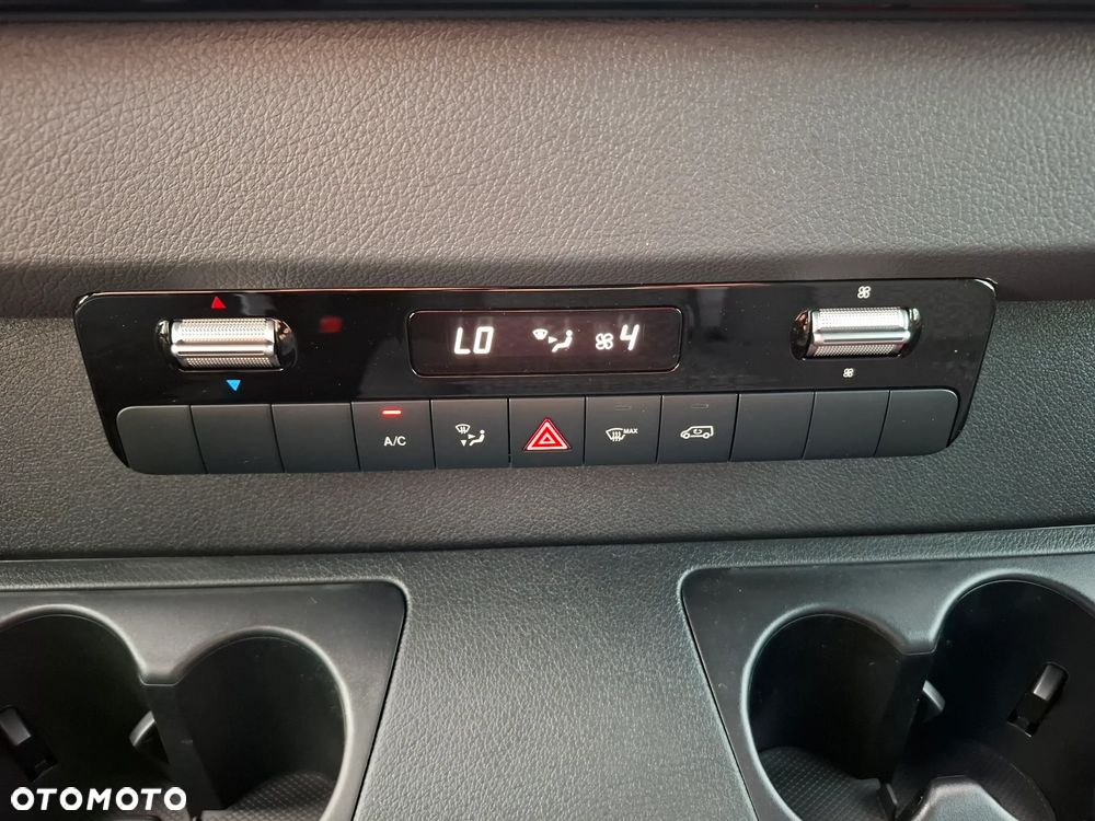 Mercedes-Benz Sprinter 319 CDI Furgon PRO 3665 mm L2H2 - 28