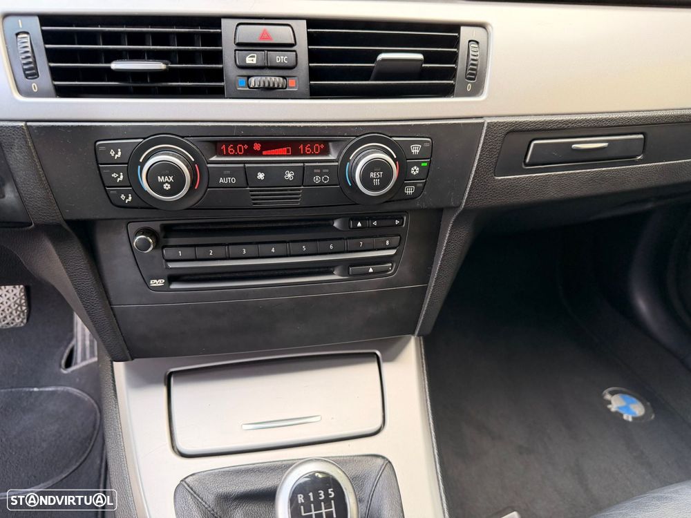 BMW 320 d DPF Edition Fleet Sport - 28