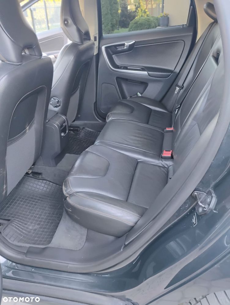 Volvo XC 60 3.2 AWD RDesign - 11