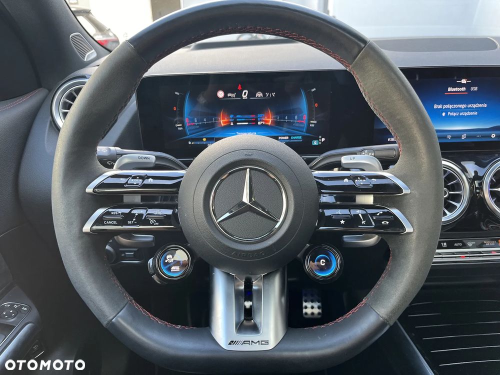 Mercedes-Benz GLA - 15