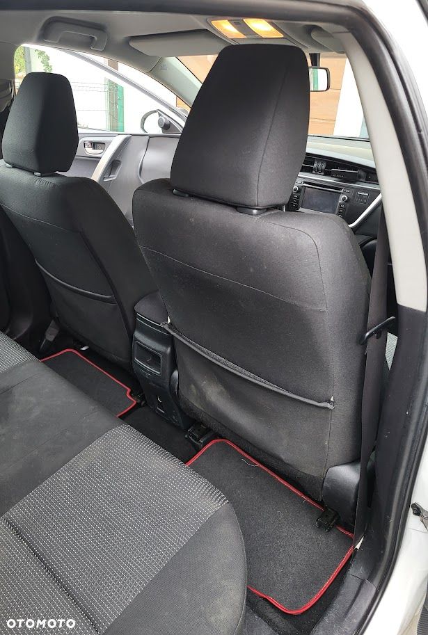 Toyota Auris - 13