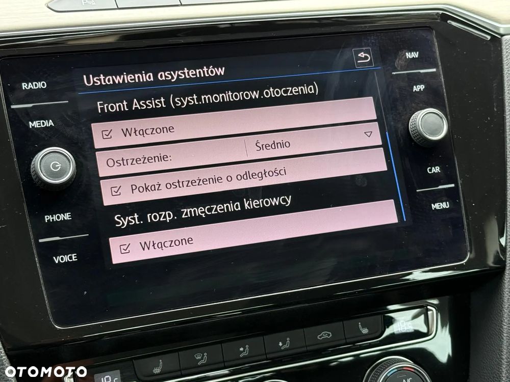Volkswagen Passat Variant 1.6 TDI SCR DSG Comfortline - 40