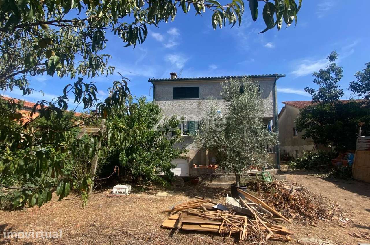 Moradia T3 Totalmente Remodelada com Jardim e Terreno de 400 m² - Grande imagem: 4/38
