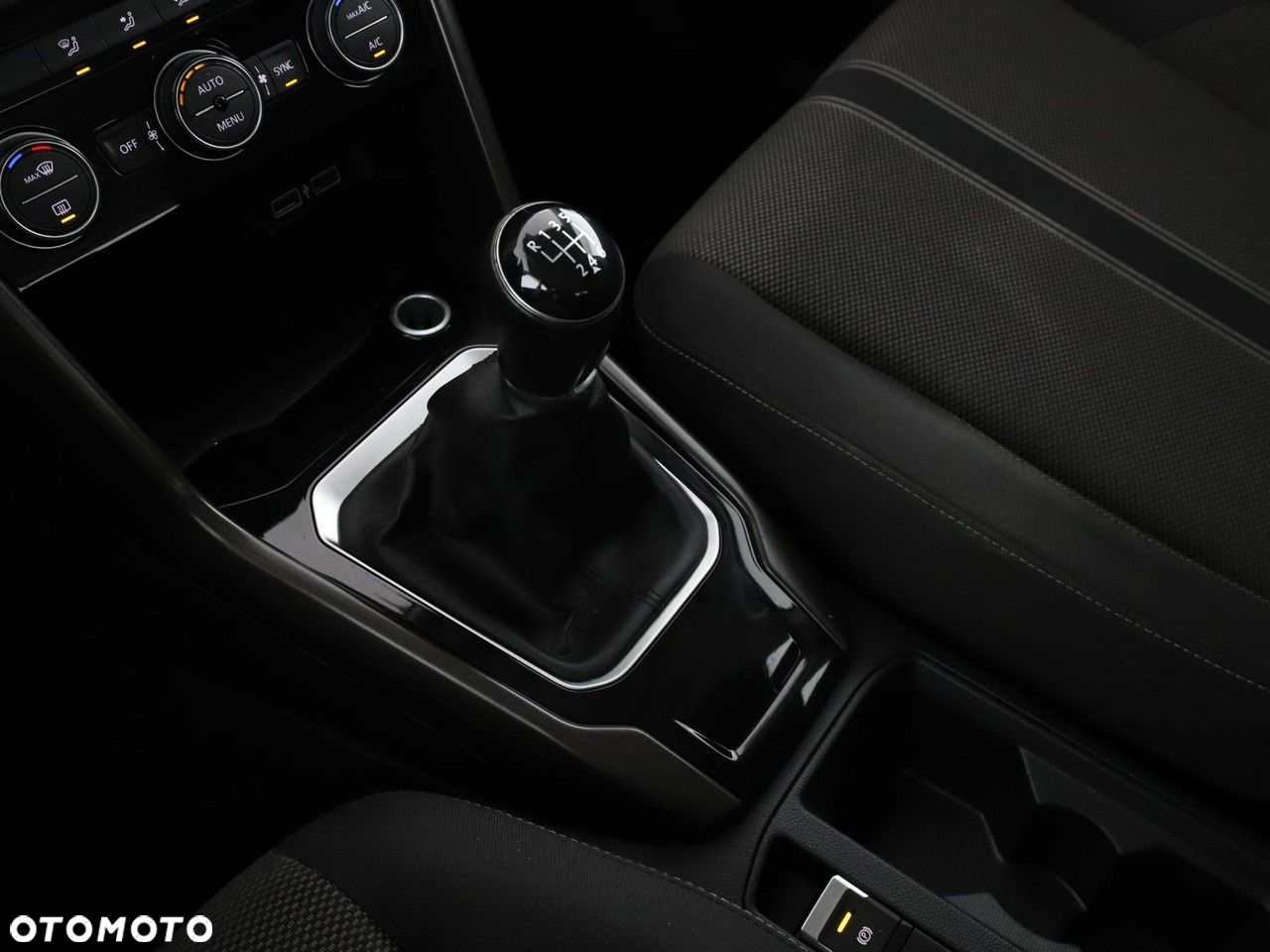 Volkswagen T-Roc 1.0 TSI Premium - 30