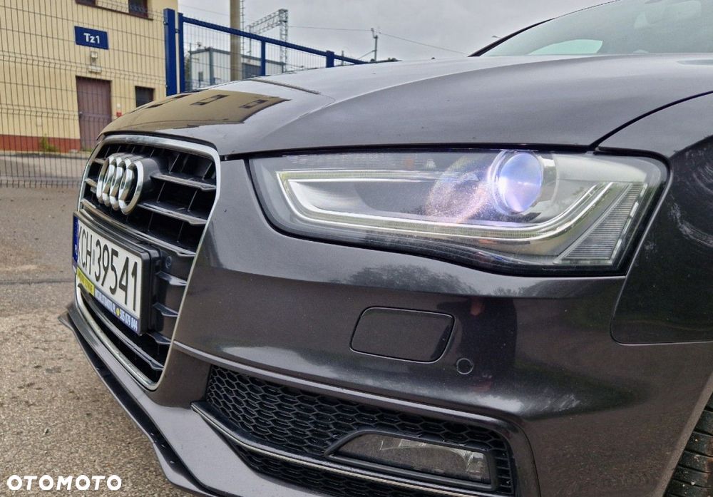 Audi A4 Avant 2.0 TDI DPF quattro S line Sportpaket - 31
