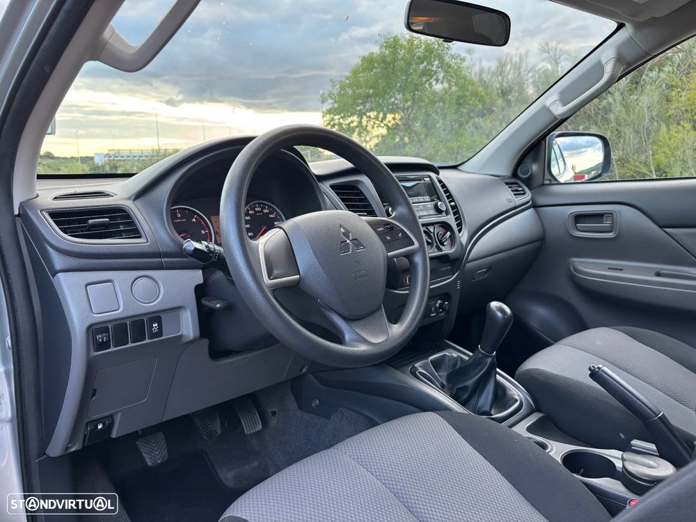 Mitsubishi L200 2.4 DI-D CD Invite 2WD - 11
