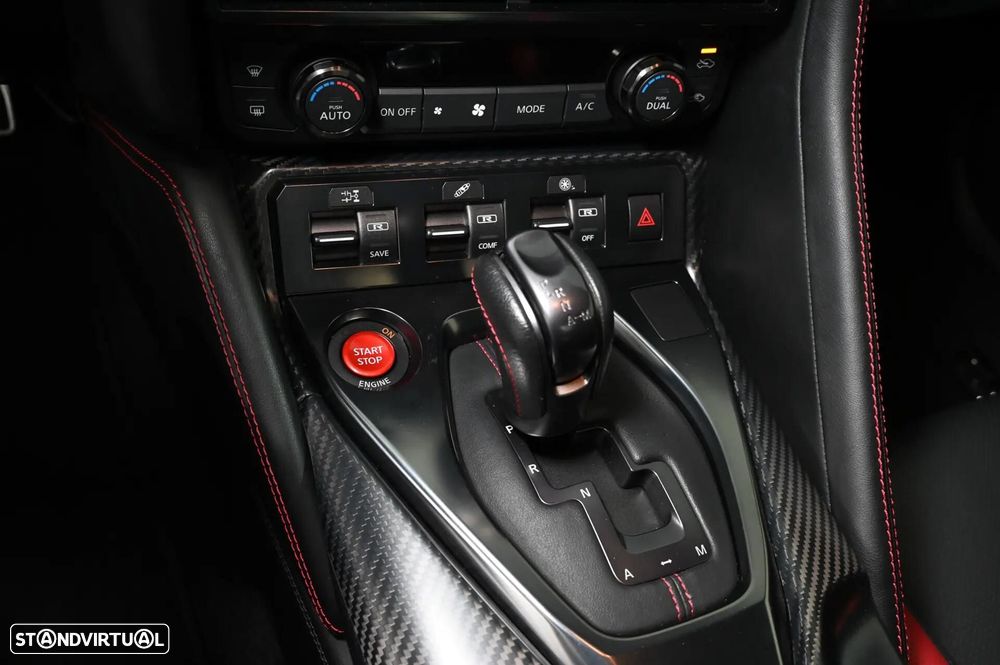Nissan GT-R 3.8 V6 - 24