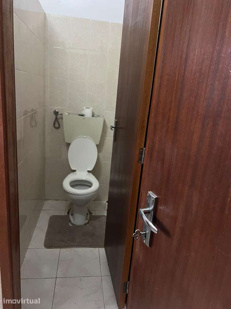 Alugo armazem em Rio Tinto 350+150m2 - Grande imagem: 4/9