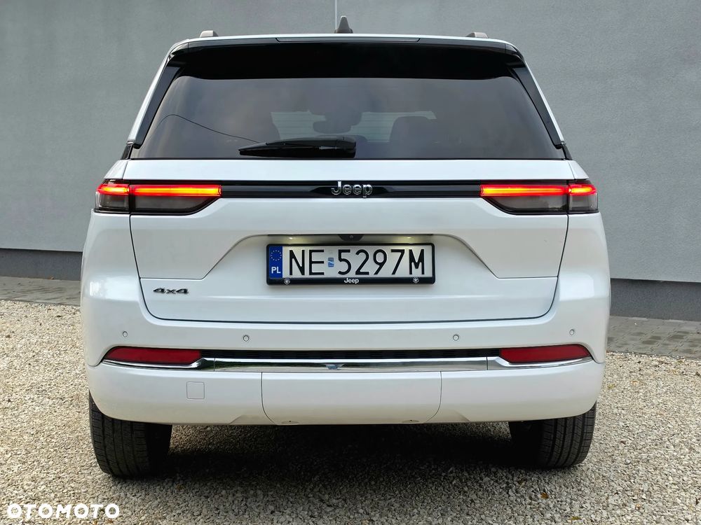Jeep Grand Cherokee - 13