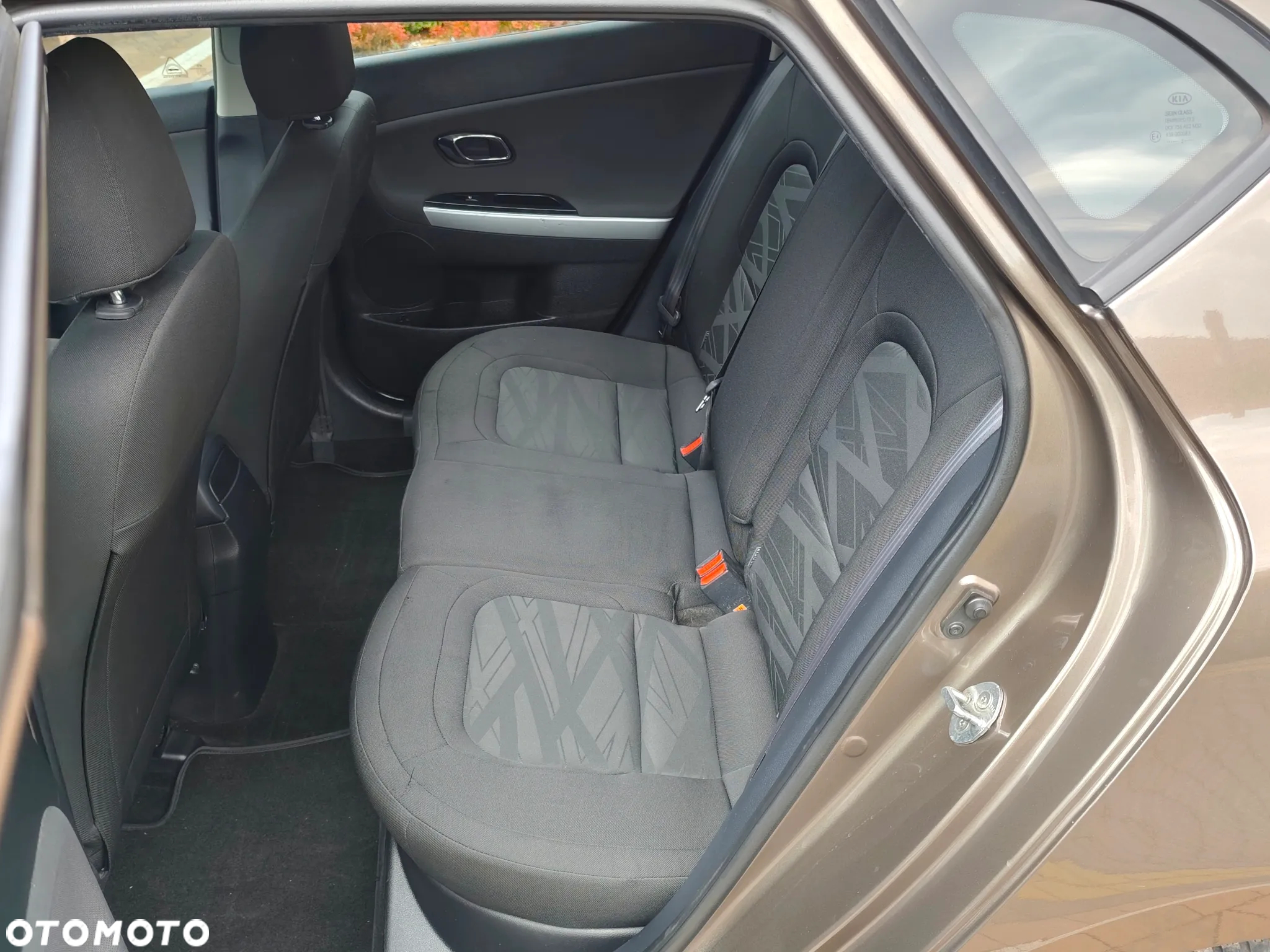 Kia Ceed - 35