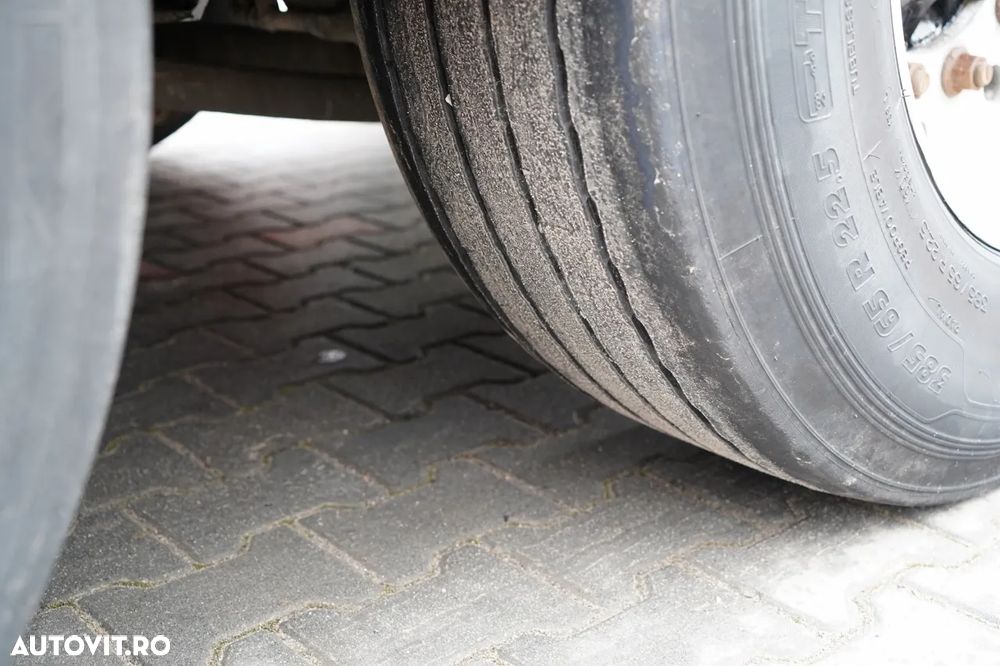 Feldbinder REMORCA CIMENT / 2 COMPARTIMENTE / 37.000 L / SILOC / PENTRU MATERIALE VRAC / JANTE DIN ALIAJ - 18