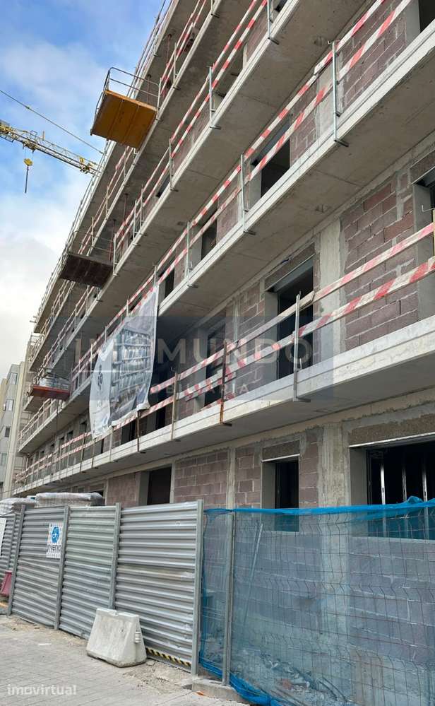 T1 + Garagem em Condomínio Fechado Excelente Investimento Costa Cabral - Grande imagem: 2/16