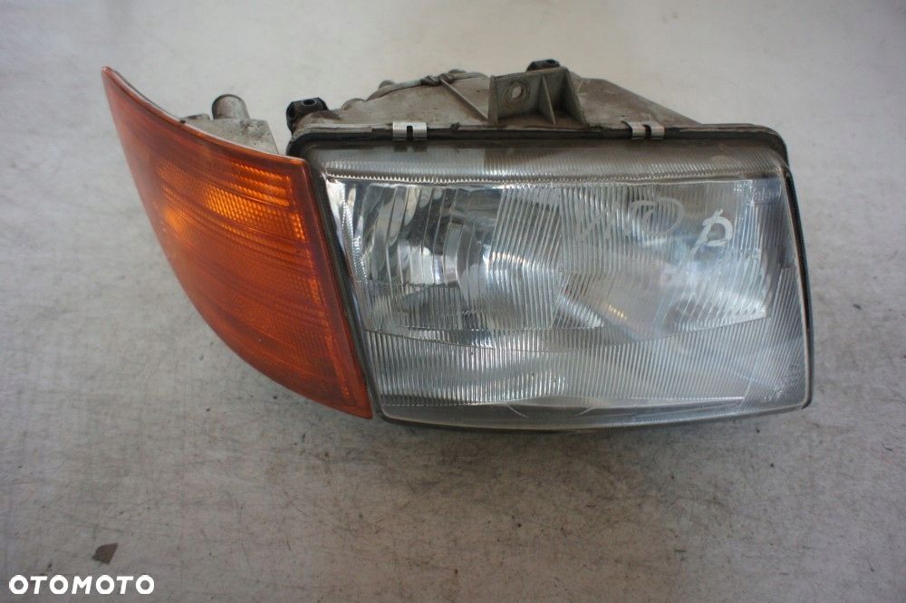 MERCEDES VITO LAMPA PRAWY PRZÓD - 1