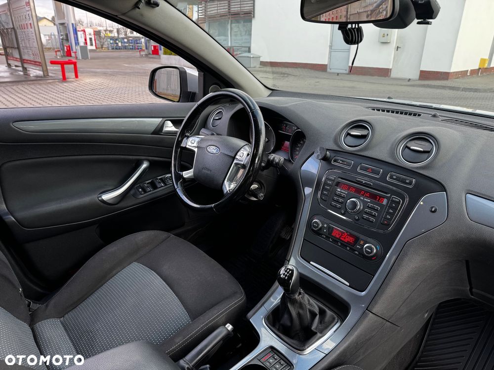 Ford Mondeo 1.6 Gold X - 20