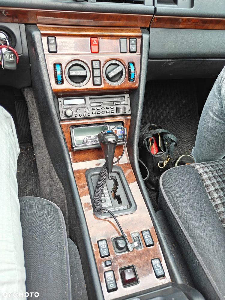 Mercedes-Benz W124 (1984-1993) - 14