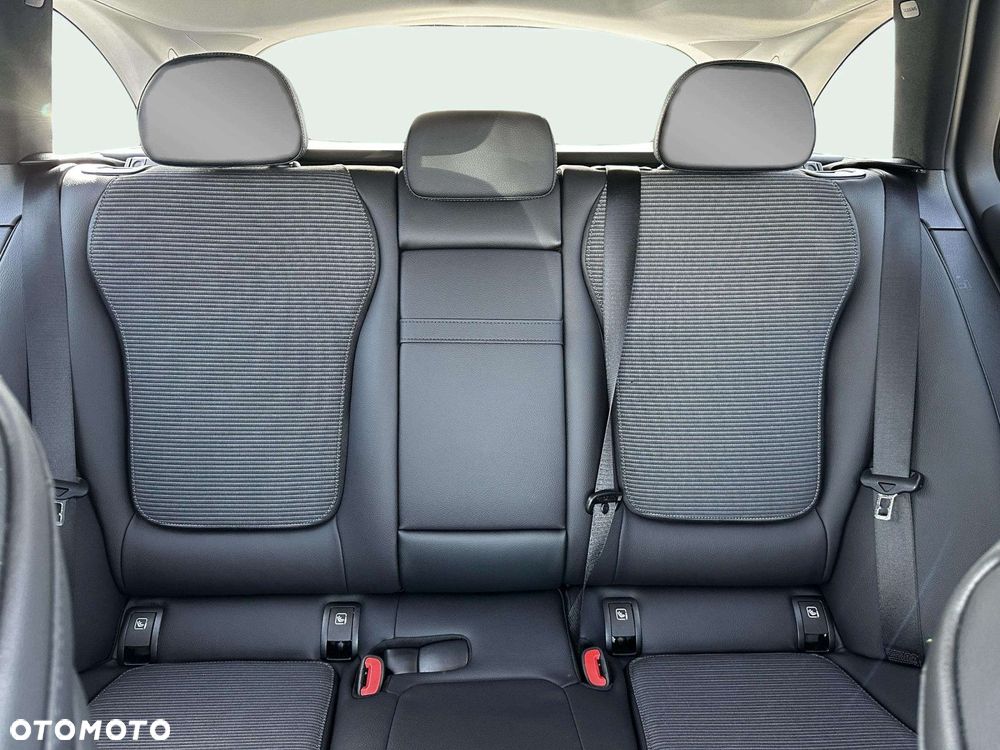 Mercedes-Benz Klasa C 300 de PHEV 4-Matic Avantgarde - 17