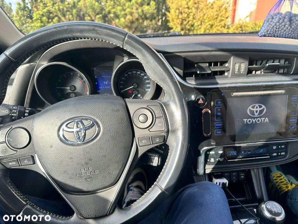 Toyota Auris 1.6 Selection - 13