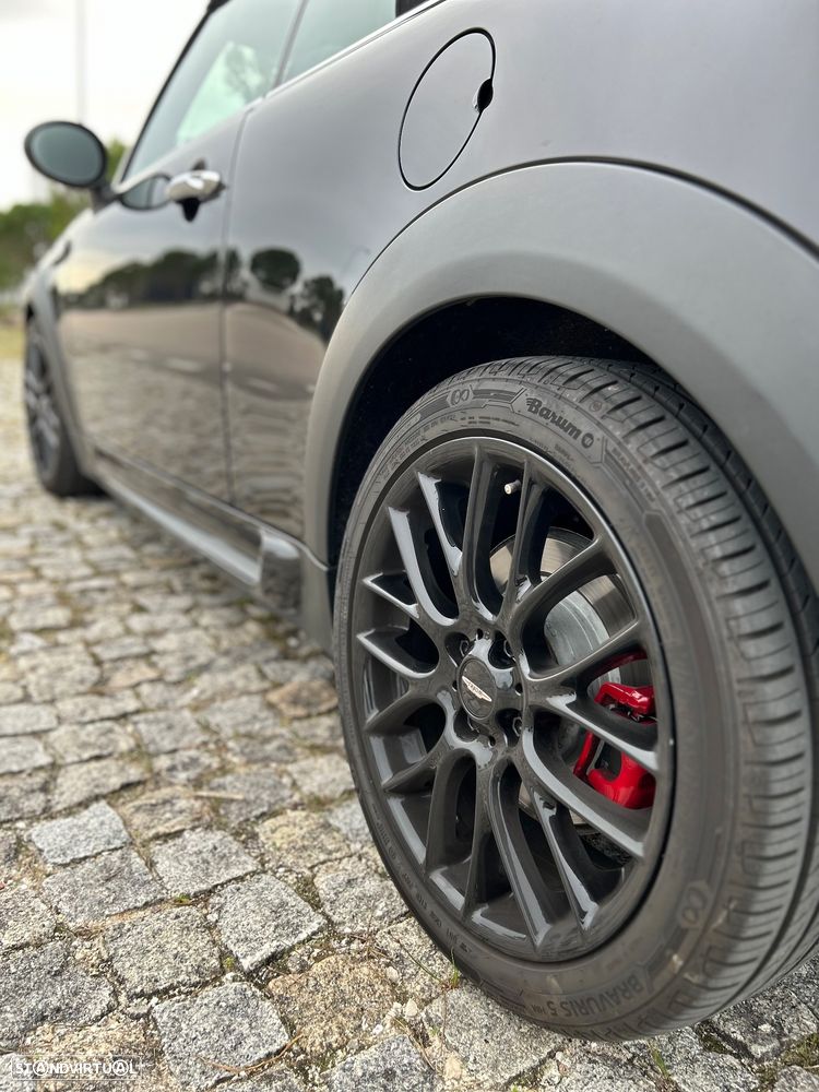 MINI Cabrio John Cooper Works - 14