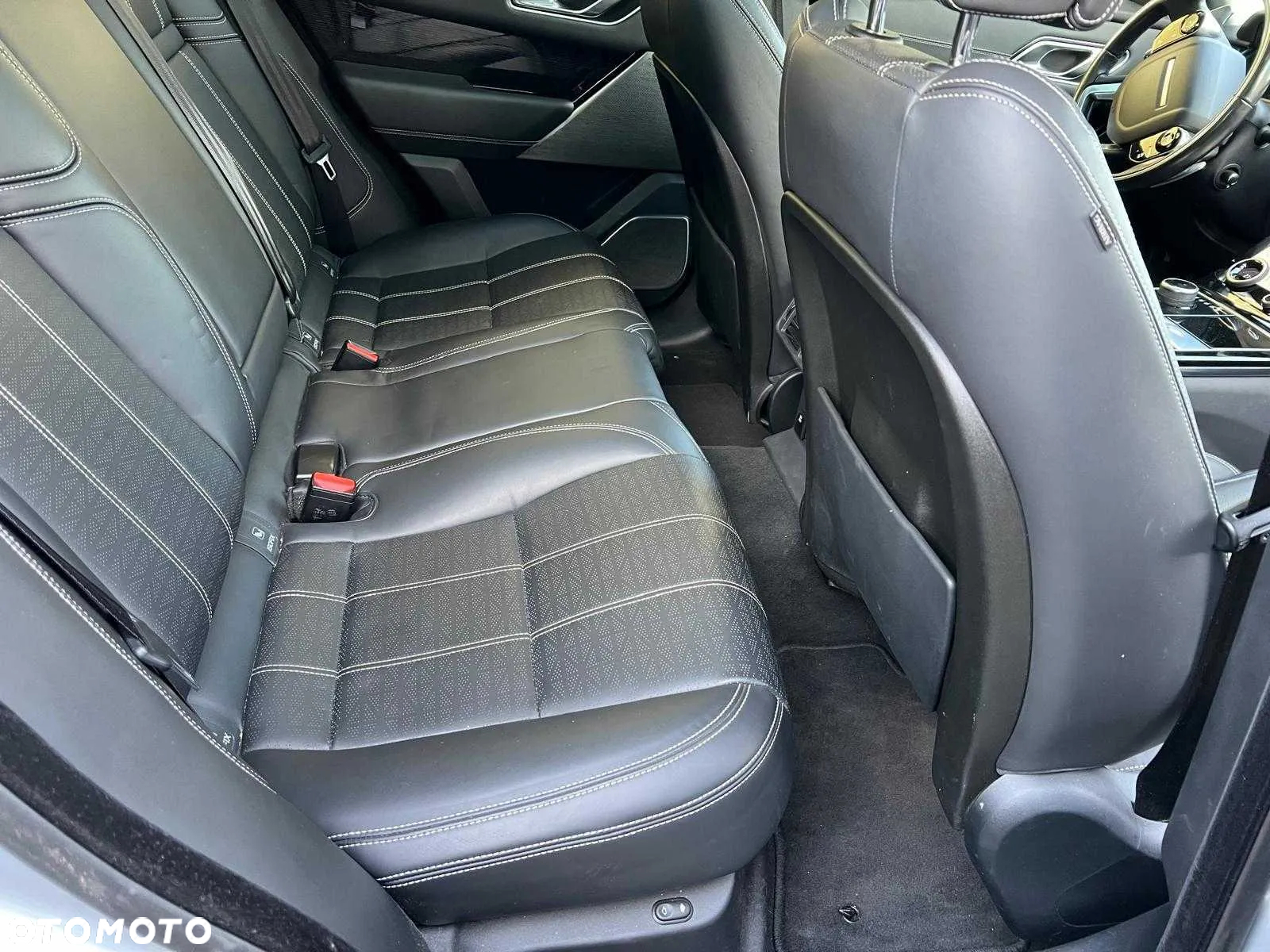 Land Rover Range Rover Velar 2.0 SD4 R-Dynamic SE - 17