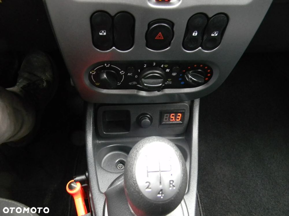 Dacia Duster 1.6 16V 4x2 - 17