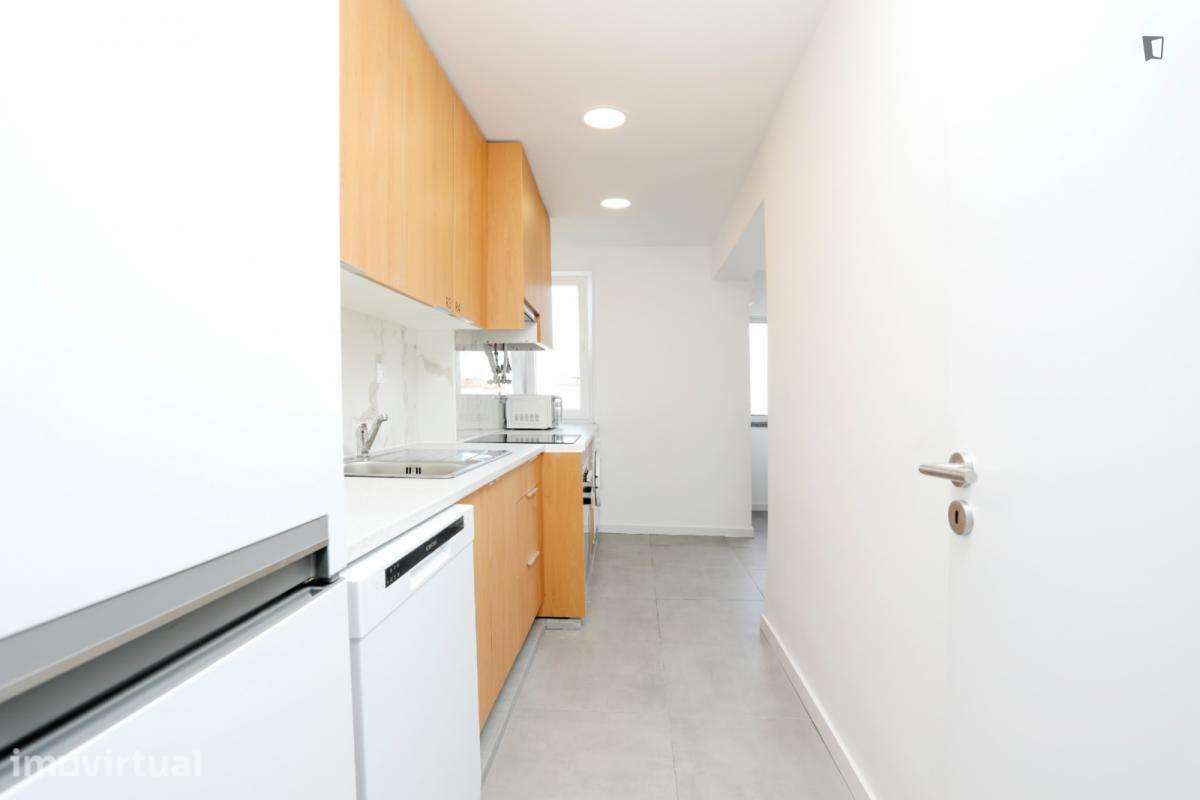 Quarto - localizado em Carnide Lisbon - Grande imagem: 5/19