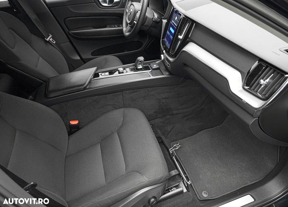 Volvo XC 60 B4 MHEV Momentum Pro - 13