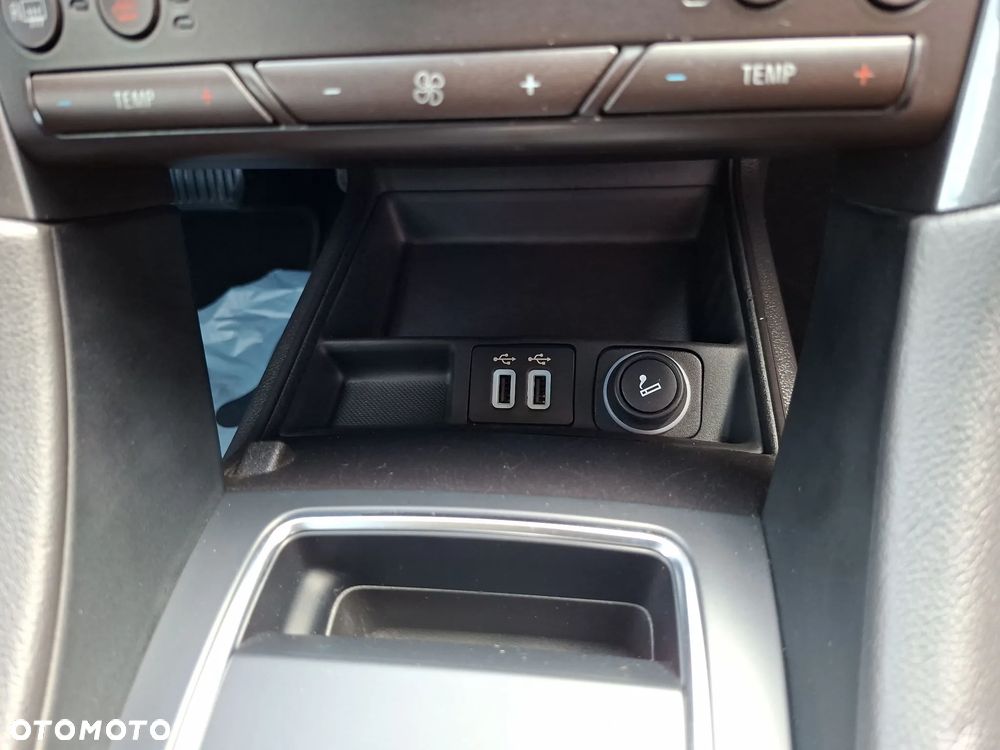 Ford Mondeo 2.0 EcoBlue Titanium - 34