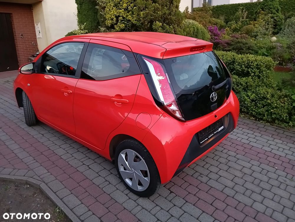 Toyota Aygo x-play touch - 6