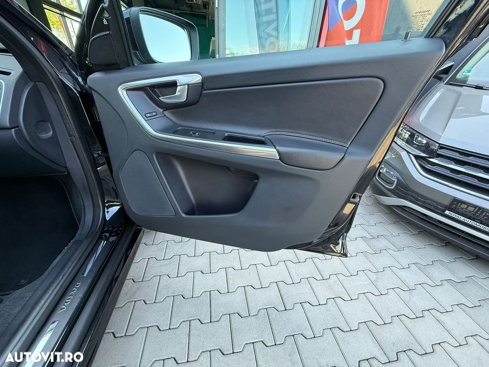Volvo XC 60 D5 AWD Summum - 24