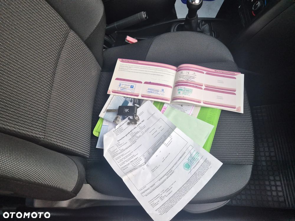 Peugeot 207 95 VTi Family - 15