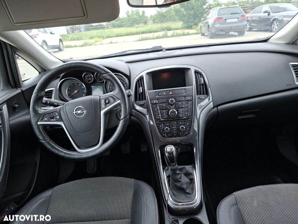 Opel Astra 1.4 Turbo Edition - 1