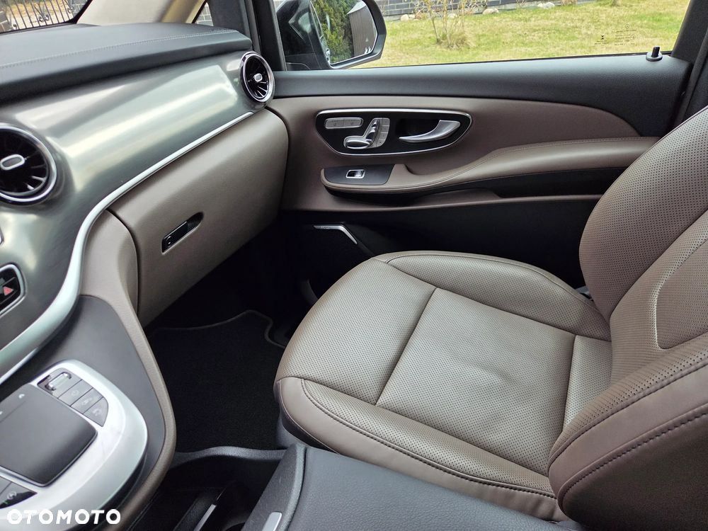 Mercedes-Benz Klasa V 300 d 4-Matic Exclusive 9G-Tronic (d³ugi) - 29