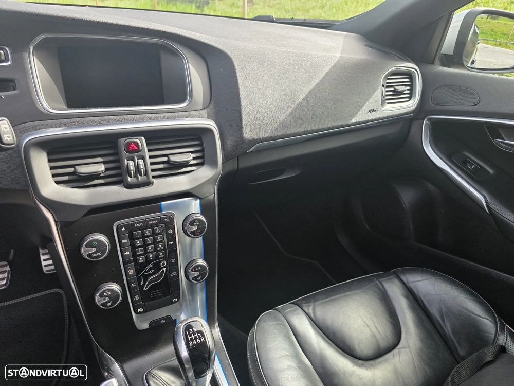 Volvo V40 2.0 D2 R-Design - 12