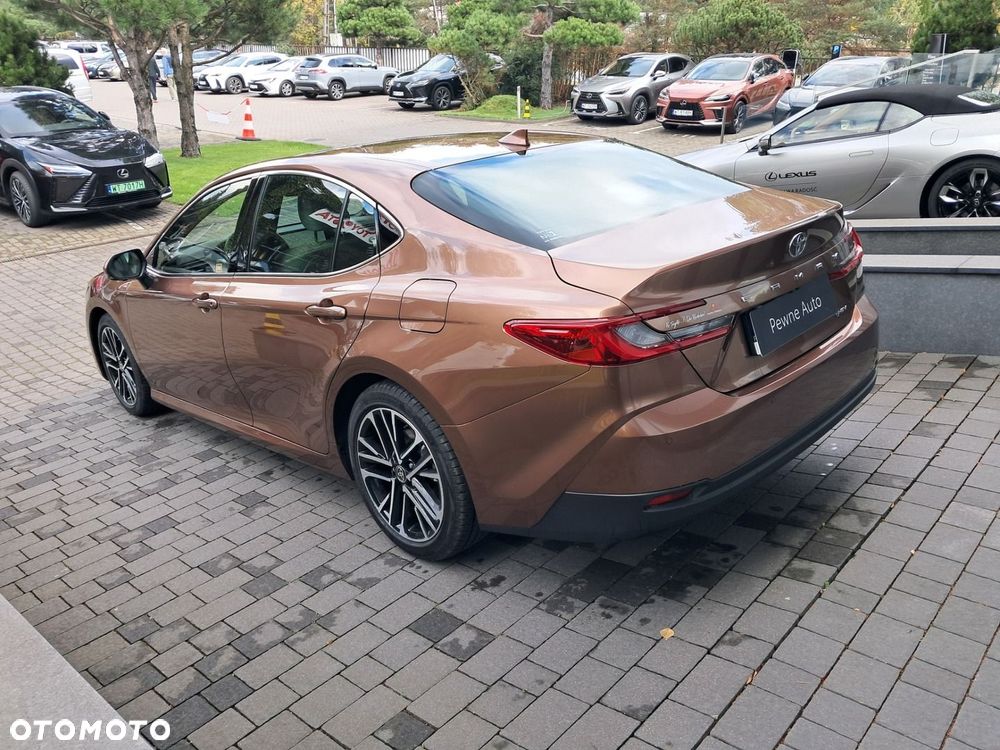 Toyota Camry - 2
