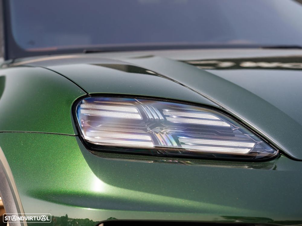 Porsche Macan Electric Turbo - 30