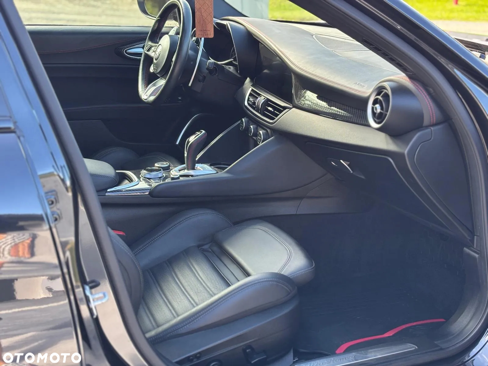 Alfa Romeo Giulia 2.0 Turbo 16V AT8-Q4 Estrema - 23