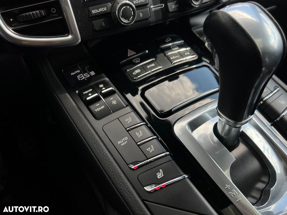 Porsche Cayenne - 18