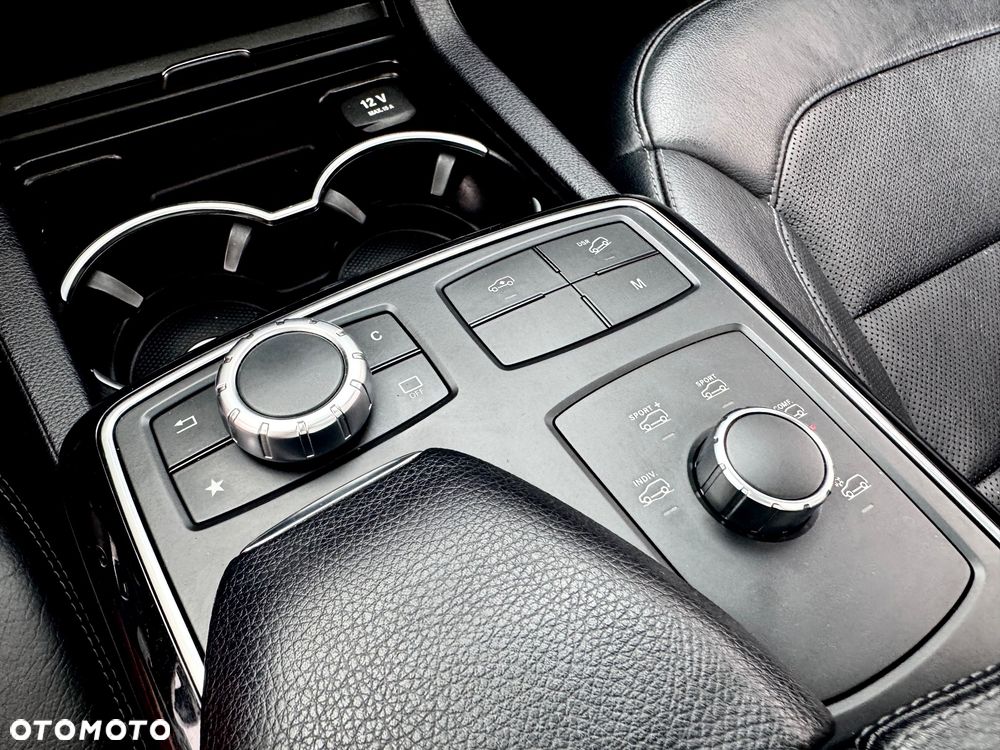 Mercedes-Benz GLE 400 4Matic 9G-TRONIC AMG Line - 38