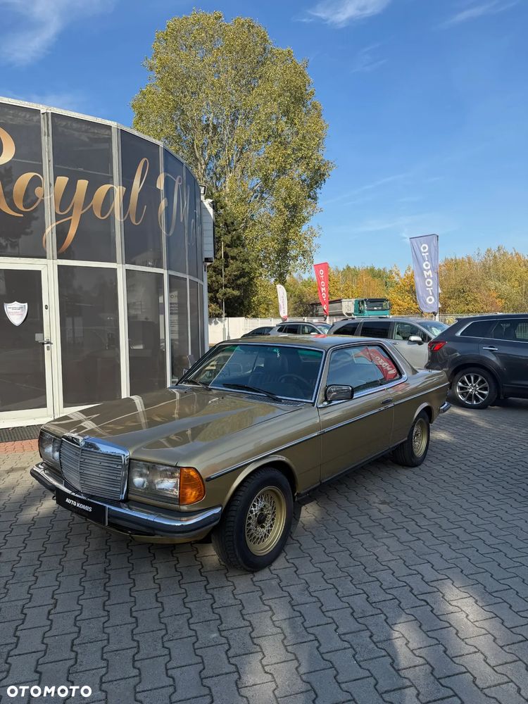 Mercedes-Benz W123 - 1