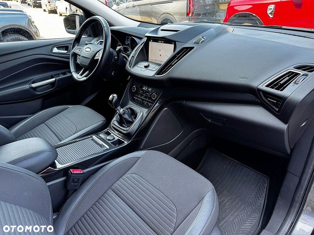 Ford Kuga - 10