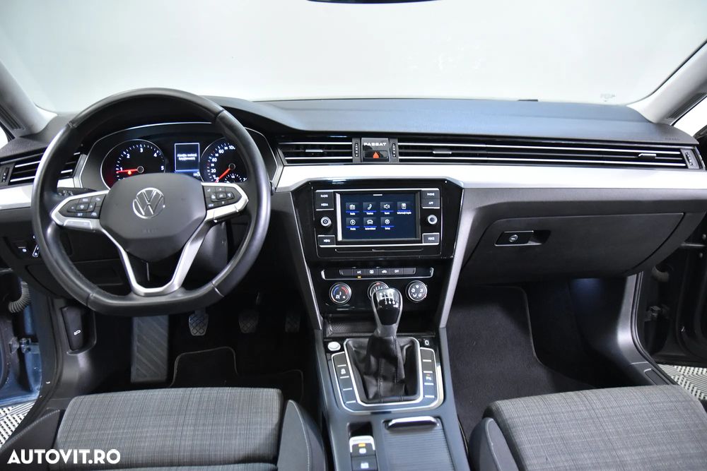 Volkswagen Passat - 10
