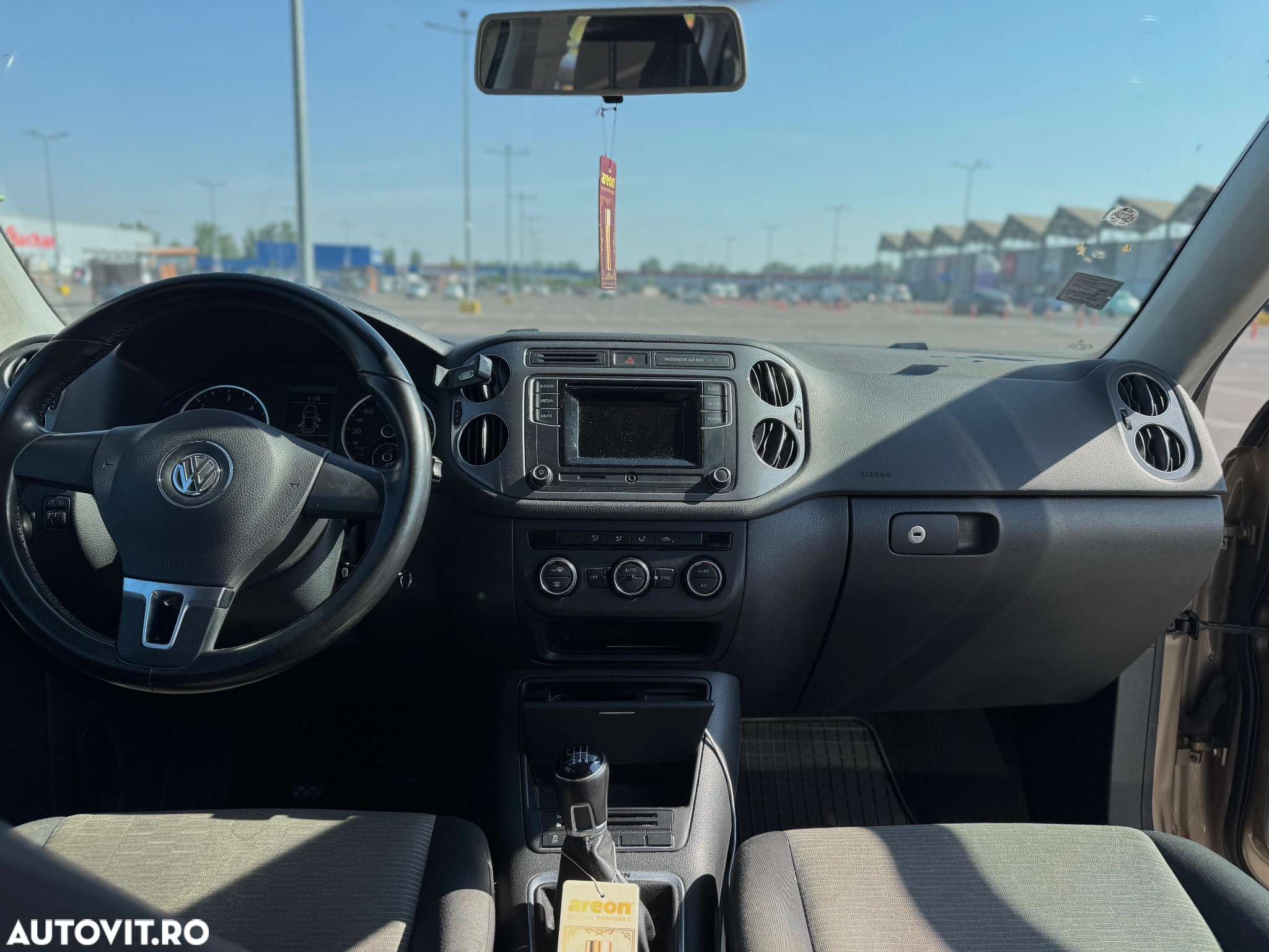 Volkswagen Tiguan 2.0 TDI 4Motion BMT Sport & Style - 6
