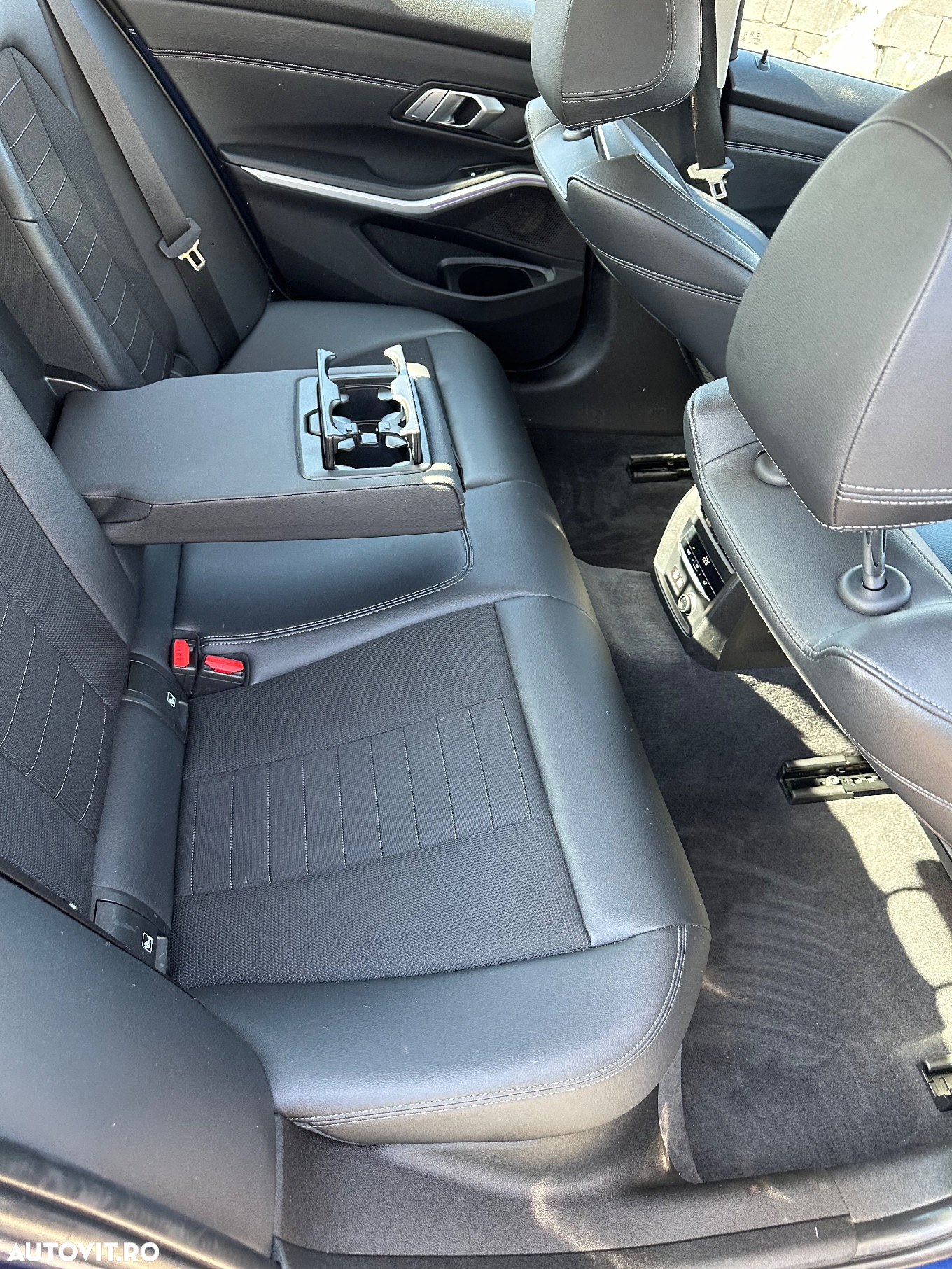 BMW Seria 3 318d Advantage - 24