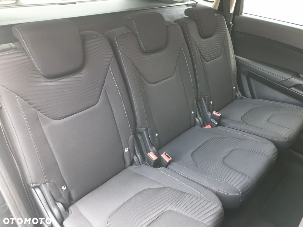 Ford S-Max - 17